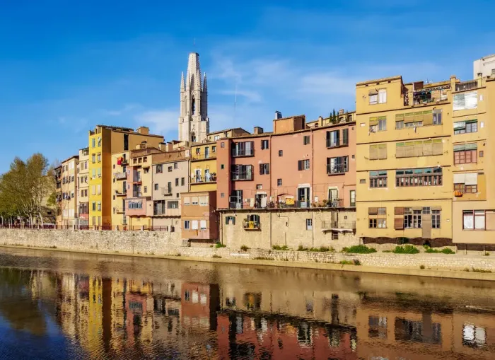 Framed Print : Colourful houses and Sant Feliu Basilica reflecting in the Onyar River, Girona or Gerona Framed Print : Colourful houses and Sant Feliu Basilica reflecting in the Onyar River, Girona or Gerona