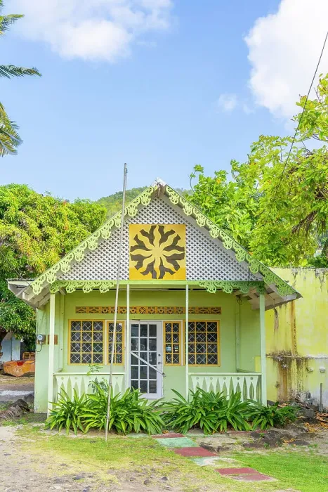 Framed Print : A colourful local House in Belmont, Bequia Island, Grenadine Islands, Saint Vincent and the Grenadines, Caribbean
