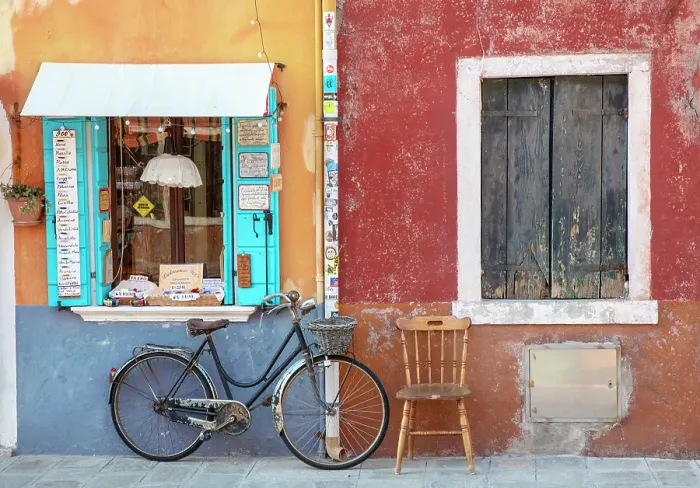 Framed Print : Colourful walls on the island of Burano, Venice, Italy Framed Print : Colourful walls on the island of Burano, Venice, Italy