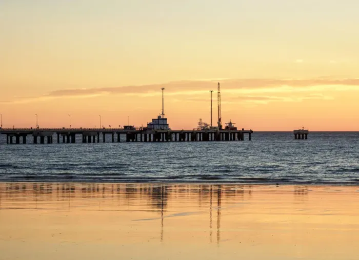 Framed Print : Comendante Luis Piedrabuena Pier at sunrise, Puerto Madryn, The Welsh Settlement Framed Print : Comendante Luis Piedrabuena Pier at sunrise, Puerto Madryn, The Welsh Settlement