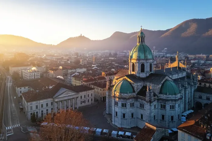 Framed Print : Como cathedral at sunrise in winter. Como, Lombardy, Italy Framed Print : Como cathedral at sunrise in winter. Como, Lombardy, Italy