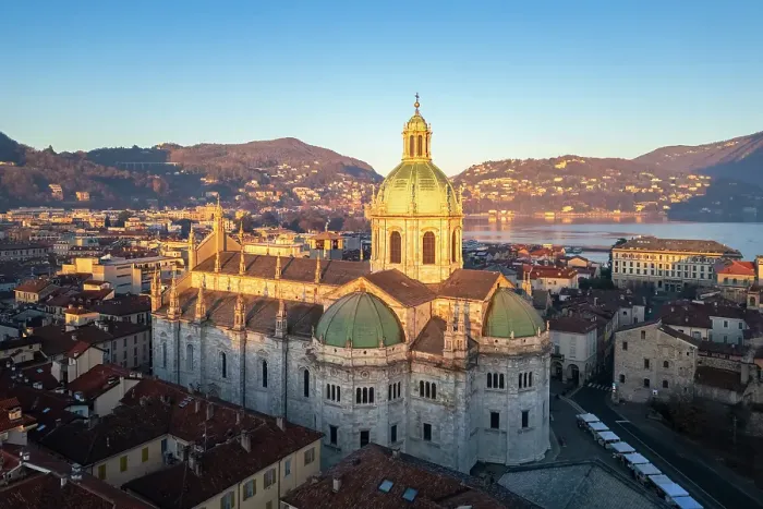 Framed Print : Como cathedral at sunrise in winter. Como, Lombardy, Italy Framed Print : Como cathedral at sunrise in winter. Como, Lombardy, Italy