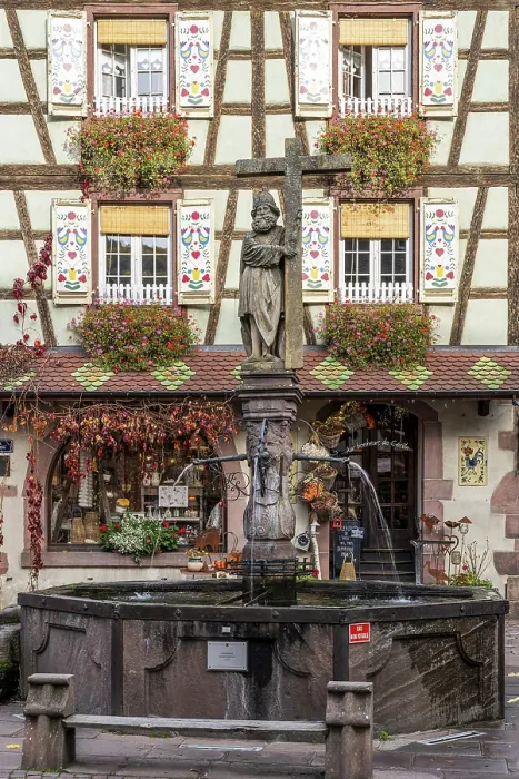 Framed Print : Constantine Fountain, Kaysersberg, Haut-Rhin, Alsace, Grand Est, France Framed Print : Constantine Fountain, Kaysersberg, Haut-Rhin, Alsace, Grand Est, France