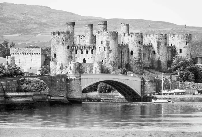 Framed Print : Conwy Castle from the Afon Conwy, Conwy, Wales Framed Print : Conwy Castle from the Afon Conwy, Conwy, Wales