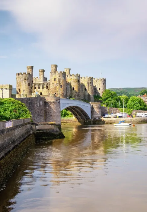 Framed Print : Conwy Castle from the Afon Conwy, Conwy, Wales Framed Print : Conwy Castle from the Afon Conwy, Conwy, Wales