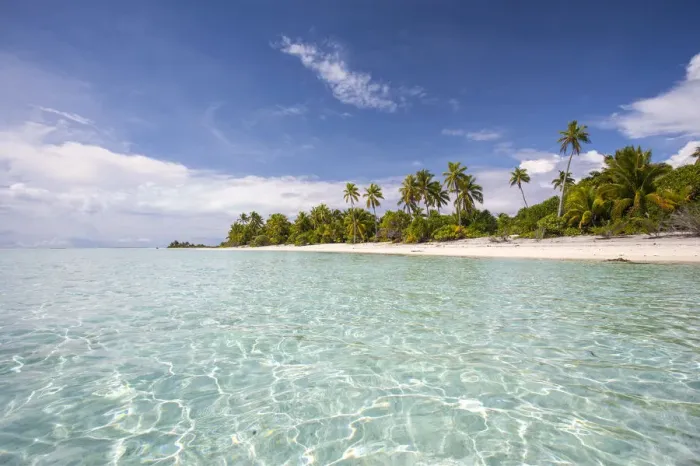 Framed Print : Cook Islands, Aitutaki Atoll, Tropical island and beach Framed Print : Cook Islands, Aitutaki Atoll, Tropical island and beach