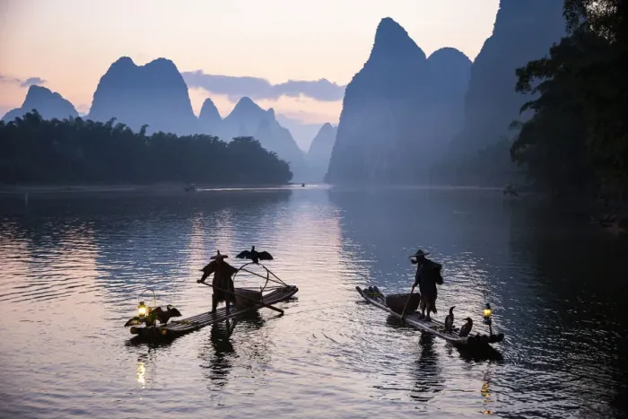 Framed Print : Cormorant fishermen on the Li River, Yangshuo, Guangxi, China Framed Print : Cormorant fishermen on the Li River, Yangshuo, Guangxi, China