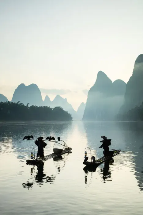 Framed Print : Cormorant fishermen on the Li River, Yangshuo, Guangxi, China Framed Print : Cormorant fishermen on the Li River, Yangshuo, Guangxi, China