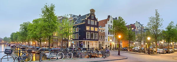 Corner of Prinsengracht and Blauwburgwal at night, Amsterdam, North Holland, Netherlands
