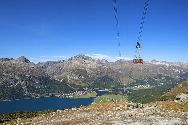 Corvatsch cablecar with Lake Silvaplana aand Piz Julier, Bernina mountain range, Upper Engadin, Grisons (Graubunden), Switzerland