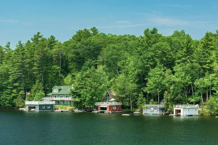 Framed Print : Cottage on Lake Rosseau Muskoka Country, Ontario, Canada