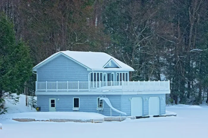Framed Print : Cottage in winter Muskoka Country, Ontario, Canada Framed Print : Cottage in winter Muskoka Country, Ontario, Canada