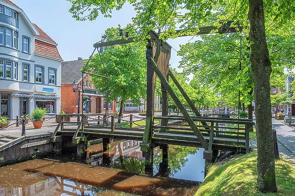 Counterpoise bridge at the main canal, Papenburg, Emsland, Lower Saxony, Germany