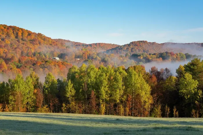 Framed Print : Countryside in the fall near Woodstock, Vermont, USA Framed Print : Countryside in the fall near Woodstock, Vermont, USA