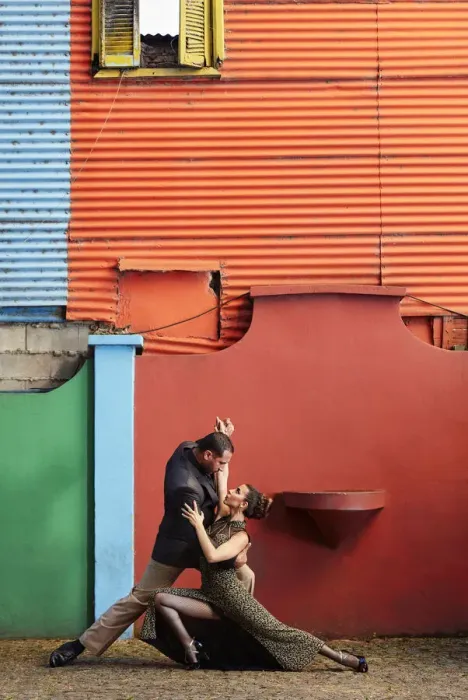 Framed Print : A couple of Professional Tango dancers in the colorful Caminito de la Boca, Buenos Aires, Argentina. (MR)