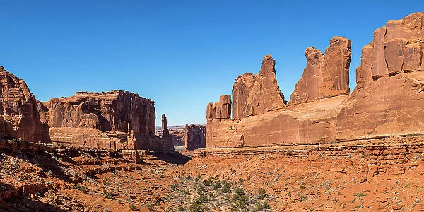 Courthouse Towers, Arches National Park, Utah, USA