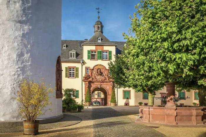 Framed Print : Courtyard and fountain of Bad Homburg Castle in front of the Heights, Taunus, Hesse, Germany Framed Print : Courtyard and fountain of Bad Homburg Castle in front of the Heights, Taunus, Hesse, Germany