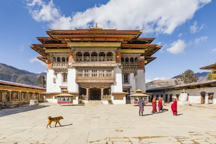 Framed Print : The courtyard of Gangteng Monastery, Phobjikha Valley, Bhutan Framed Print : The courtyard of Gangteng Monastery, Phobjikha Valley, Bhutan