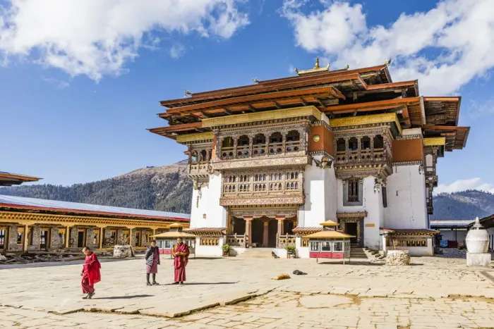 Framed Print : The courtyard of Gangteng Monastery, Phobjikha Valley, Bhutan Framed Print : The courtyard of Gangteng Monastery, Phobjikha Valley, Bhutan