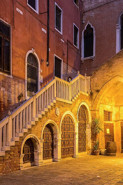 Courtyard near Rialto Bridge, Venice, Veneto, Italy