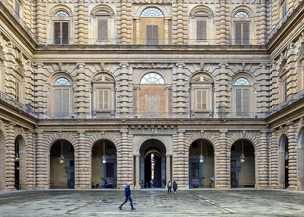 Courtyard of Palazzo Pitti (Pitti Palace), Florence (Firenze), Tuscany, Italy, Europe