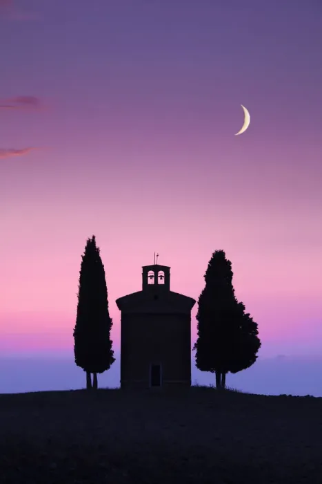 Framed Print : Crescent Moon over Chapel Madonna di Vitaleta, Val d Orcia, Tuscany, Italy
