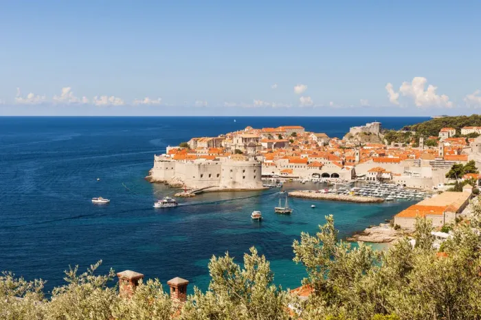Framed Print : Croatia, Dubrovnik, View over the old town and harbour Framed Print : Croatia, Dubrovnik, View over the old town and harbour