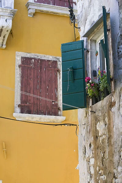 Croatia, Istria, Rovinj, old town building detail