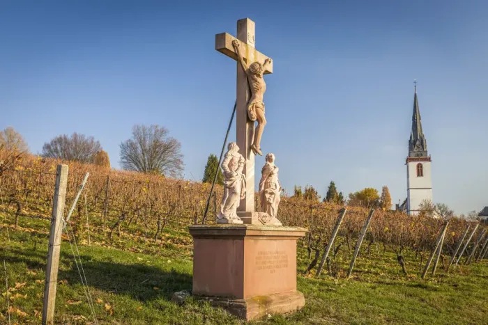 Framed Print : Cross in the vineyards near Erbach, Rheingau, Hesse, Germany Framed Print : Cross in the vineyards near Erbach, Rheingau, Hesse, Germany