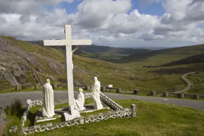 Framed Print : Crucifixion Statue, Healy Pass, Beara Peninsula, Co. Cork & Co. Kerry, Ireland