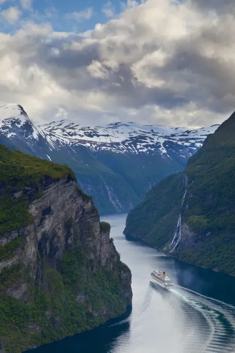Framed Print : A Cruise Ship navigates through a bend in the dramatic Geiranger Fjord, Geiranger