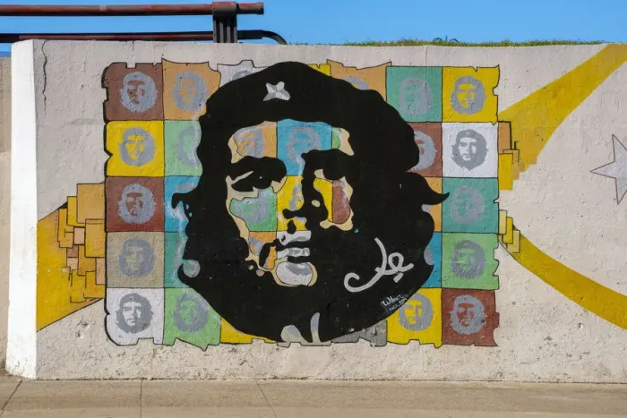 Framed Print : Cuba, Havana, Che Guevara Mural Framed Print : Cuba, Havana, Che Guevara Mural