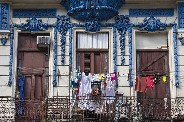 Cuba, Havana, Habana Vieja - Old Havana, Washing hanging on balcony of house
