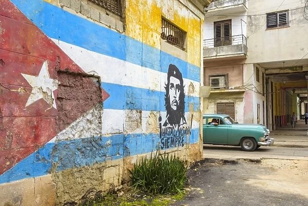 Cuba, Havana, La Habana Vieja, Che Guevara and Cuban Flag mural
