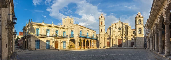 Cuba, Havana, La Habana Vieja, Plaza de la Catedral, Cathedral of the Virgin Mary