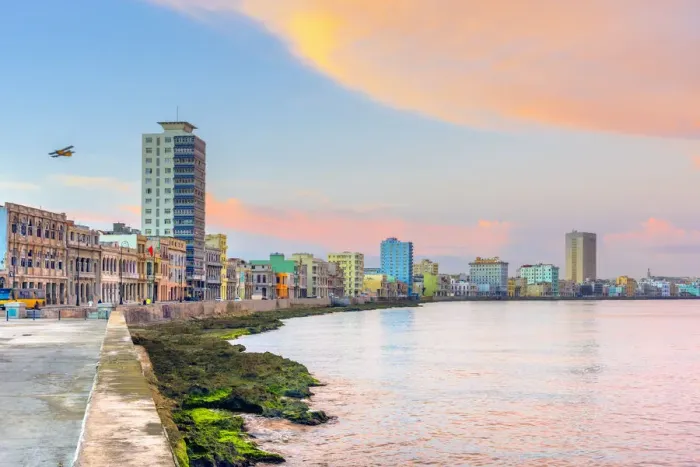 Framed Print : Cuba, Havana, The Malecon Framed Print : Cuba, Havana, The Malecon