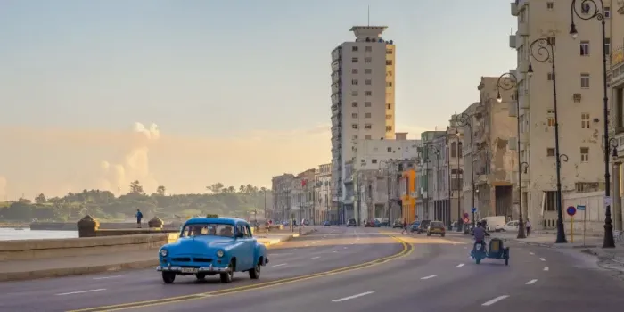 Framed Print : Cuba, Havana, The Malecon, Classic 1950s American Cars