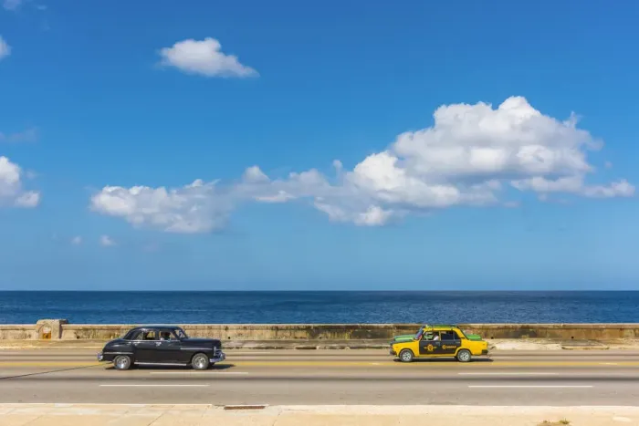 Framed Print : Cuba, Havana, The Malecon, Classic 1950s American Cars