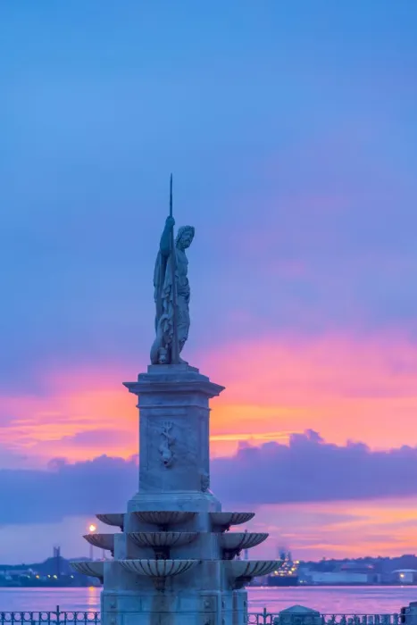 Framed Print : Cuba, Havana, The Malecon, Neptune Statue Framed Print : Cuba, Havana, The Malecon, Neptune Statue
