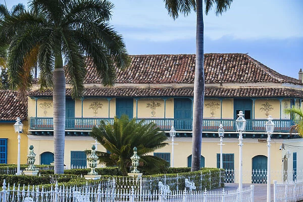 Cuba, Trinidad, Plaza Mayor, Galeria de Arte at the former Palacio Ortiz - The Casa