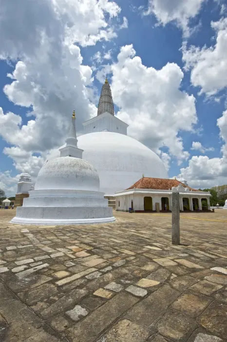 Framed Print : Dagoba, Anuradhapura, Sri Lanka