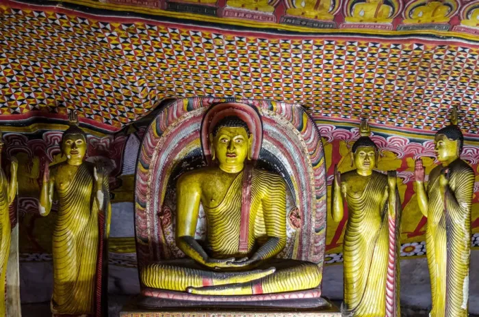 Framed Print : Dambulla, Matale, Central Province, Sri Lanka, Southern Asia Framed Print : Dambulla, Matale, Central Province, Sri Lanka, Southern Asia