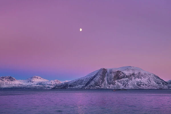 Dawn on Kvaloya - Norway, Troms, Kvaloya, Ersfjordbotn