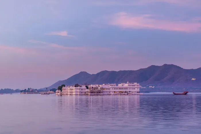 Framed Print : Dawn at the Lake Palace, Lake Pichola, Udaipur, Rajasthan, India, South Asia Framed Print : Dawn at the Lake Palace, Lake Pichola, Udaipur, Rajasthan, India, South Asia