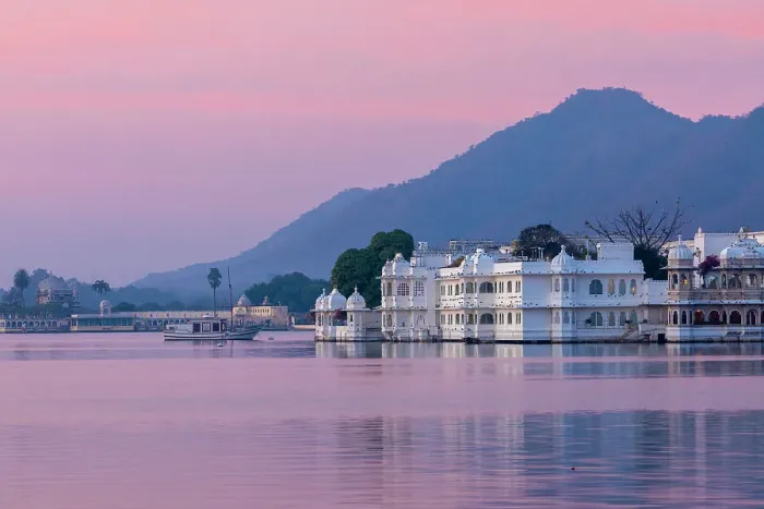 Framed Print : Dawn at the Lake Palace, Lake Pichola, Udaipur, Rajasthan, India, South Asia Framed Print : Dawn at the Lake Palace, Lake Pichola, Udaipur, Rajasthan, India, South Asia