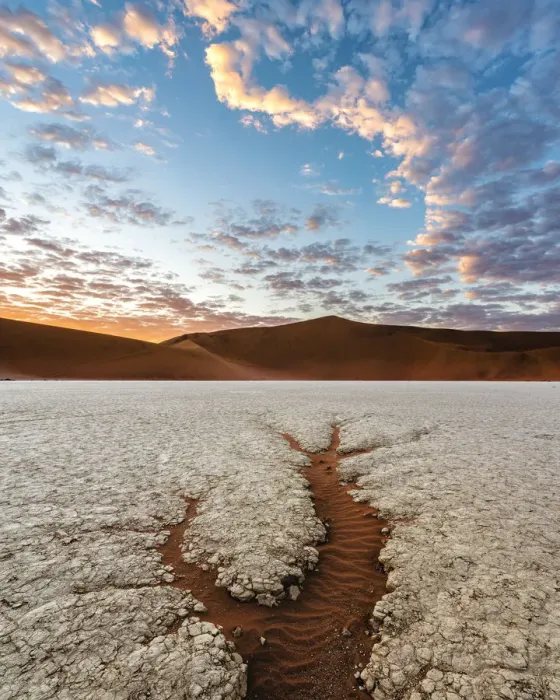 Framed Print : Deadvlei clay pan, Namib-Naukluft National Park, Namibia, Africa Framed Print : Deadvlei clay pan, Namib-Naukluft National Park, Namibia, Africa