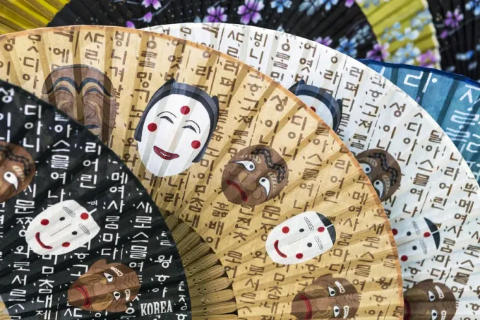 Framed Print : Decorative paper fans for sale in Insa-dong, Seoul, South Korea Framed Print : Decorative paper fans for sale in Insa-dong, Seoul, South Korea