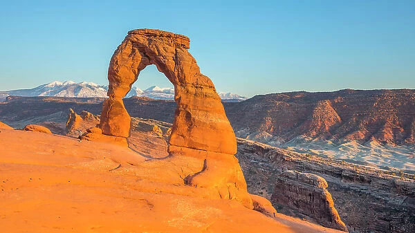 Delicate Arch & La Sal mountains, Arches National Park, Utah, USA