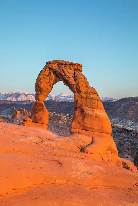 Framed Print : Delicate Arch & La Sal mountains, Arches National Park, Utah, USA Framed Print : Delicate Arch & La Sal mountains, Arches National Park, Utah, USA