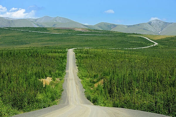 Dempster Highway and the Richardson Mountains (KM 347 - 405) south of the Arctic Circle Dempster Highway, Yukon, Canada
